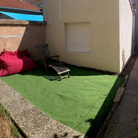 Jolie, Cozy, Confortable Maison De Ville Au Calme A 5Min Du Centre De Verdun, Parking Devant La Maison Belleville-Sur-Meuse Exterior photo